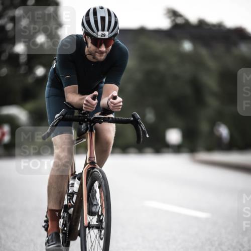 21.06.2026 - 29. Vierlanden-Triathlon H.Heesch http://msf.ph/oto/9910353 21.06.2026 09:31:57 Radfahren 29, 50, 126 meine-sportfotos.de
