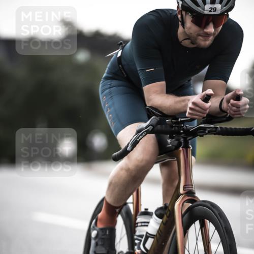 21.06.2026 - 29. Vierlanden-Triathlon H.Heesch http://msf.ph/oto/9910366 21.06.2026 09:31:58 Radfahren 29, 50, 126 meine-sportfotos.de