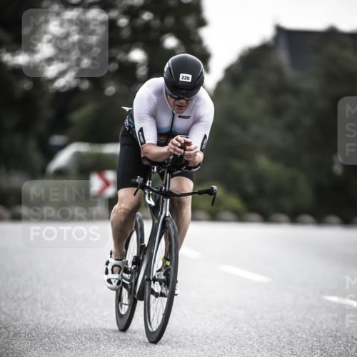 21.06.2026 - 29. Vierlanden-Triathlon H.Heesch http://msf.ph/oto/9910442 21.06.2026 09:32:12 Radfahren 48, 131, 220 meine-sportfotos.de