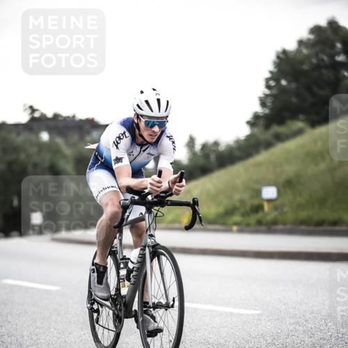21.06.2026 - 29. Vierlanden-Triathlon H.Heesch http://msf.ph/oto/9910476 21.06.2026 09:33:34 Radfahren 25 meine-sportfotos.de