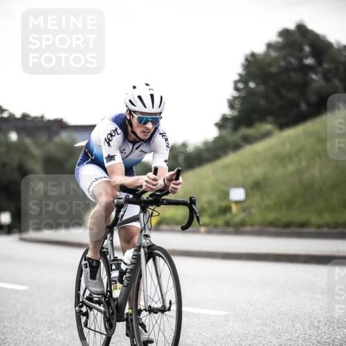 21.06.2026 - 29. Vierlanden-Triathlon H.Heesch http://msf.ph/oto/9910478 21.06.2026 09:33:34 Radfahren 25 meine-sportfotos.de