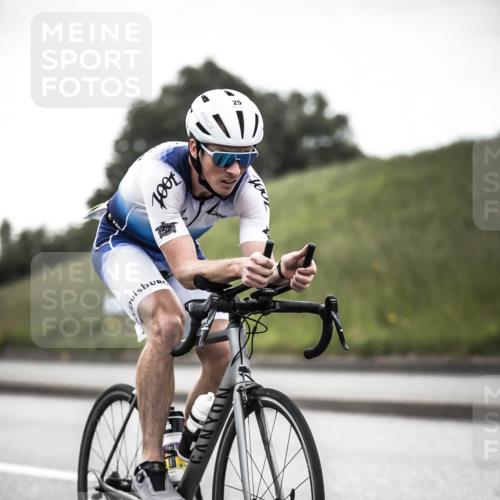 21.06.2026 - 29. Vierlanden-Triathlon H.Heesch http://msf.ph/oto/9910488 21.06.2026 09:33:35 Radfahren 25 meine-sportfotos.de