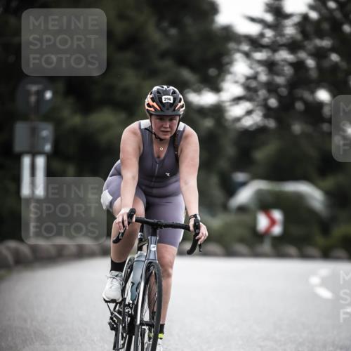 21.06.2026 - 29. Vierlanden-Triathlon H.Heesch http://msf.ph/oto/9910566 21.06.2026 09:34:10 Radfahren 33, 39, 44, 296 meine-sportfotos.de