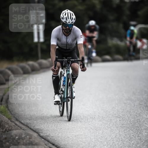 21.06.2026 - 29. Vierlanden-Triathlon H.Heesch http://msf.ph/oto/9910888 21.06.2026 09:36:12 Radfahren 6, 130, 135, 180 meine-sportfotos.de
