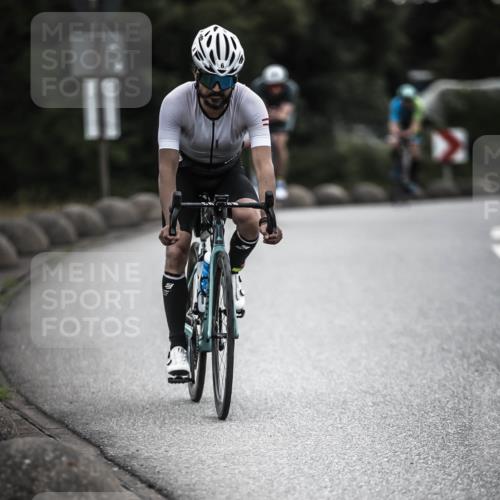21.06.2026 - 29. Vierlanden-Triathlon H.Heesch http://msf.ph/oto/9910892 21.06.2026 09:36:12 Radfahren 6, 130, 135, 180 meine-sportfotos.de