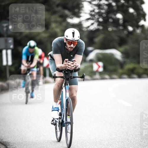 21.06.2026 - 29. Vierlanden-Triathlon H.Heesch http://msf.ph/oto/9910920 21.06.2026 09:36:15 Radfahren 6, 23, 111, 130, 135, 180, 216 meine-sportfotos.de