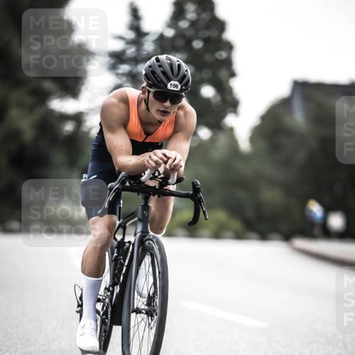 21.06.2026 - 29. Vierlanden-Triathlon H.Heesch http://msf.ph/oto/9911003 21.06.2026 09:26:28 Radfahren 78, 106, 196 meine-sportfotos.de