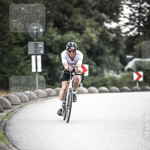21.06.2026 - 29. Vierlanden-Triathlon H.Heesch http://msf.ph/oto/9911026 21.06.2026 09:37:07 Radfahren 83 meine-sportfotos.de