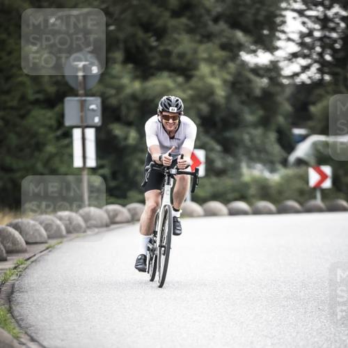 21.06.2026 - 29. Vierlanden-Triathlon H.Heesch http://msf.ph/oto/9911028 21.06.2026 09:37:07 Radfahren 83 meine-sportfotos.de
