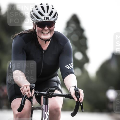 21.06.2026 - 29. Vierlanden-Triathlon H.Heesch http://msf.ph/oto/9911047 21.06.2026 09:26:55 Radfahren 90, 197, 230, 1355 meine-sportfotos.de