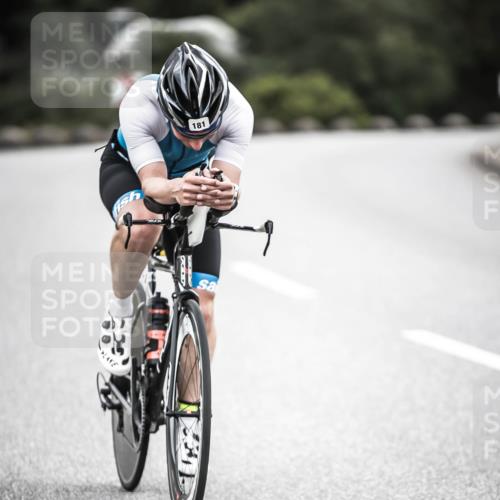 21.06.2026 - 29. Vierlanden-Triathlon H.Heesch http://msf.ph/oto/9911085 21.06.2026 09:37:31 Radfahren 181, 290 meine-sportfotos.de