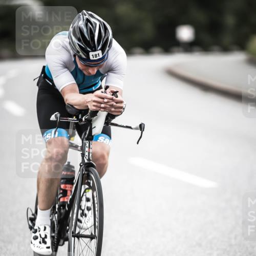 21.06.2026 - 29. Vierlanden-Triathlon H.Heesch http://msf.ph/oto/9911093 21.06.2026 09:37:31 Radfahren 181, 290 meine-sportfotos.de