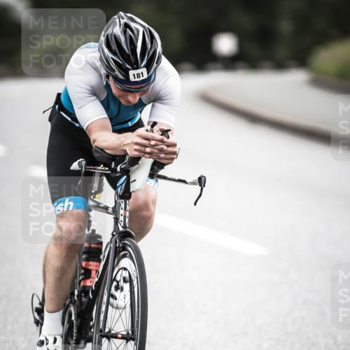 21.06.2026 - 29. Vierlanden-Triathlon H.Heesch http://msf.ph/oto/9911095 21.06.2026 09:37:31 Radfahren 181, 290 meine-sportfotos.de