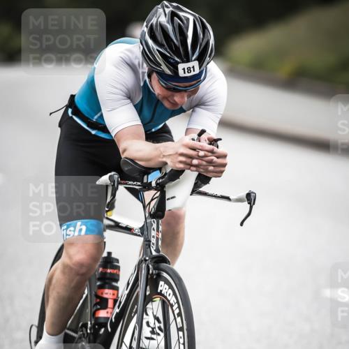 21.06.2026 - 29. Vierlanden-Triathlon H.Heesch http://msf.ph/oto/9911101 21.06.2026 09:37:31 Radfahren 181, 290 meine-sportfotos.de