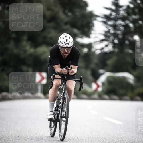 21.06.2026 - 29. Vierlanden-Triathlon H.Heesch http://msf.ph/oto/9911104 21.06.2026 09:27:08 Radfahren 27, 75, 84, 169, 198 meine-sportfotos.de