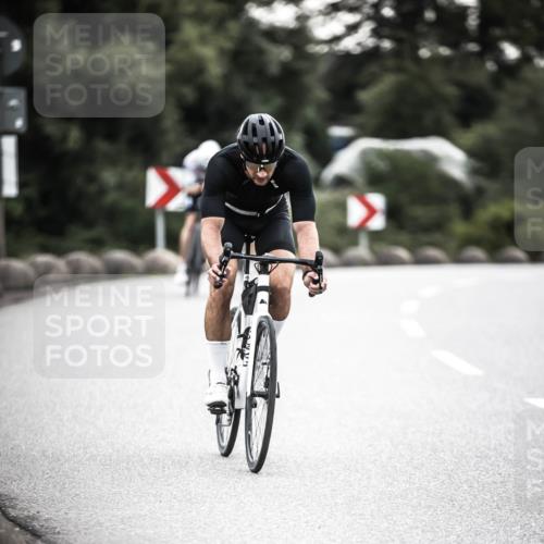 21.06.2026 - 29. Vierlanden-Triathlon H.Heesch http://msf.ph/oto/9911112 21.06.2026 09:37:44 Radfahren 5, 30, 69, 195 meine-sportfotos.de