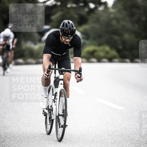 21.06.2026 - 29. Vierlanden-Triathlon H.Heesch http://msf.ph/oto/9911128 21.06.2026 09:37:45 Radfahren 5, 30, 69, 195, 240 meine-sportfotos.de