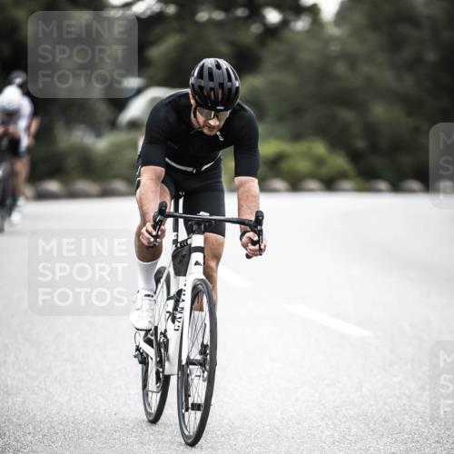 21.06.2026 - 29. Vierlanden-Triathlon H.Heesch http://msf.ph/oto/9911130 21.06.2026 09:37:45 Radfahren 5, 30, 69, 195, 240 meine-sportfotos.de