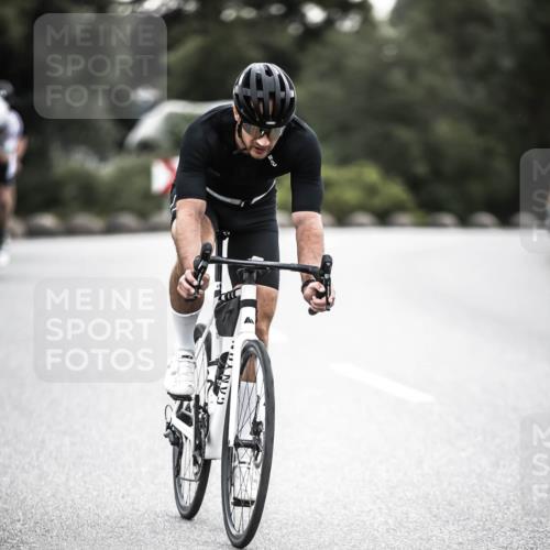 21.06.2026 - 29. Vierlanden-Triathlon H.Heesch http://msf.ph/oto/9911132 21.06.2026 09:37:45 Radfahren 5, 30, 69, 195, 240 meine-sportfotos.de