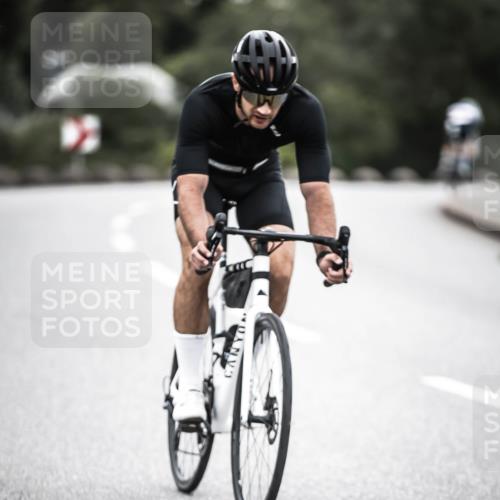 21.06.2026 - 29. Vierlanden-Triathlon H.Heesch http://msf.ph/oto/9911140 21.06.2026 09:37:45 Radfahren 5, 30, 69, 195, 240 meine-sportfotos.de