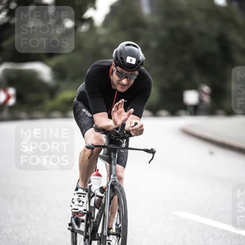 21.06.2026 - 29. Vierlanden-Triathlon H.Heesch http://msf.ph/oto/9911172 21.06.2026 09:37:48 Radfahren 5, 30, 69, 195, 240 meine-sportfotos.de
