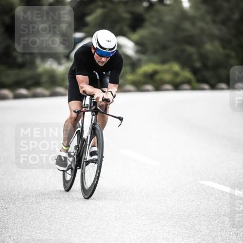 21.06.2026 - 29. Vierlanden-Triathlon H.Heesch http://msf.ph/oto/9911300 21.06.2026 09:39:56 Radfahren 124, 275 meine-sportfotos.de