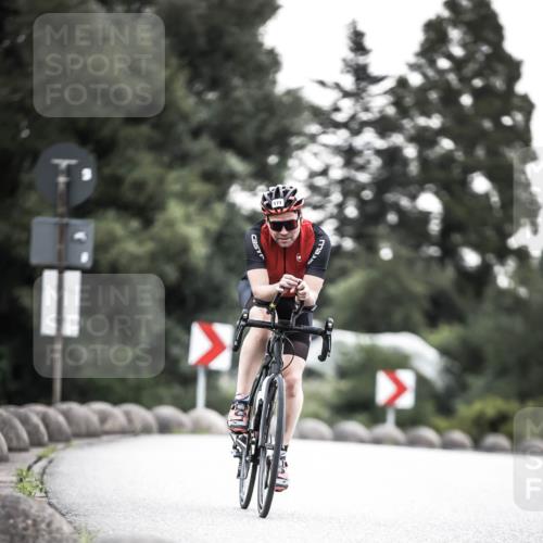 21.06.2026 - 29. Vierlanden-Triathlon H.Heesch http://msf.ph/oto/9911350 21.06.2026 09:40:39 Radfahren 158, 171 meine-sportfotos.de
