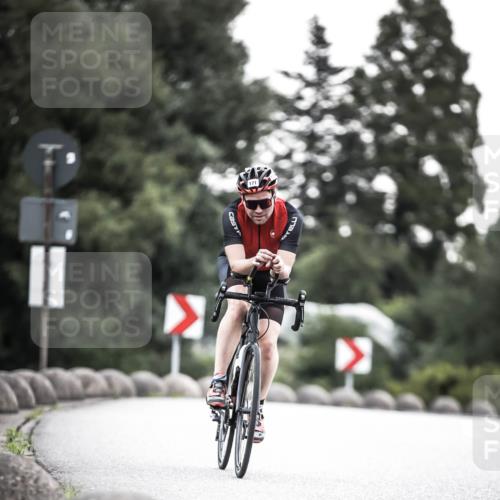21.06.2026 - 29. Vierlanden-Triathlon H.Heesch http://msf.ph/oto/9911351 21.06.2026 09:40:39 Radfahren 158, 171 meine-sportfotos.de