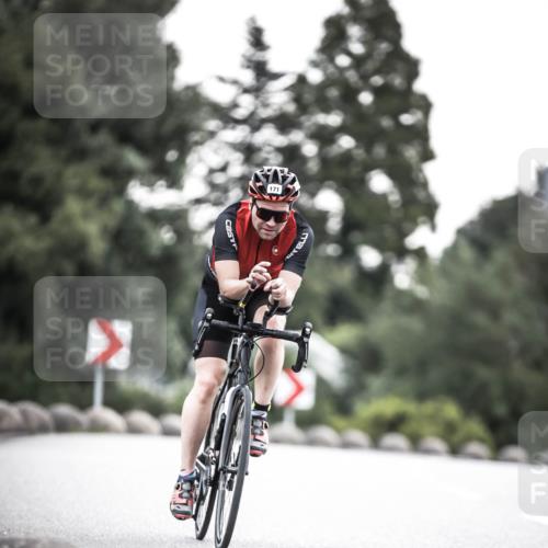 21.06.2026 - 29. Vierlanden-Triathlon H.Heesch http://msf.ph/oto/9911357 21.06.2026 09:40:40 Radfahren 64, 171 meine-sportfotos.de