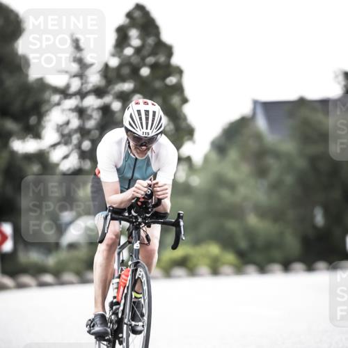 21.06.2026 - 29. Vierlanden-Triathlon H.Heesch http://msf.ph/oto/9911363 21.06.2026 09:40:49 Radfahren 36, 64, 115 meine-sportfotos.de