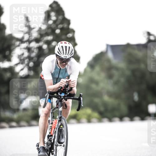 21.06.2026 - 29. Vierlanden-Triathlon H.Heesch http://msf.ph/oto/9911364 21.06.2026 09:40:49 Radfahren 36, 64, 115 meine-sportfotos.de