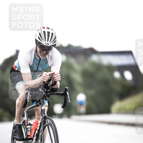 21.06.2026 - 29. Vierlanden-Triathlon H.Heesch http://msf.ph/oto/9911371 21.06.2026 09:40:50 Radfahren 36, 64, 115 meine-sportfotos.de