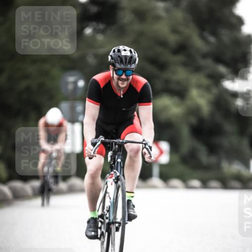 21.06.2026 - 29. Vierlanden-Triathlon H.Heesch http://msf.ph/oto/9911433 21.06.2026 09:41:43 Radfahren 15, 41, 48, 89, 146, 1353 meine-sportfotos.de