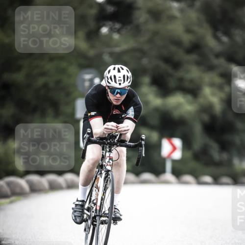 21.06.2026 - 29. Vierlanden-Triathlon H.Heesch http://msf.ph/oto/9911476 21.06.2026 09:41:50 Radfahren 15, 89 meine-sportfotos.de