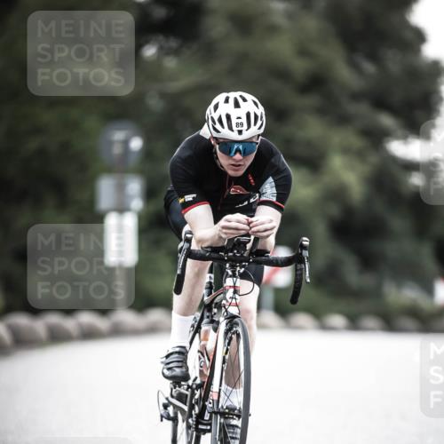 21.06.2026 - 29. Vierlanden-Triathlon H.Heesch http://msf.ph/oto/9911481 21.06.2026 09:41:50 Radfahren 15, 89 meine-sportfotos.de