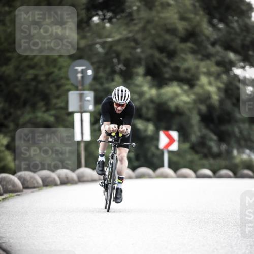 21.06.2026 - 29. Vierlanden-Triathlon H.Heesch http://msf.ph/oto/9911487 21.06.2026 09:42:02 Radfahren 191, 244, 1354 meine-sportfotos.de
