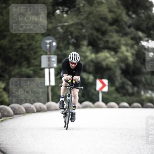 21.06.2026 - 29. Vierlanden-Triathlon H.Heesch http://msf.ph/oto/9911488 21.06.2026 09:42:02 Radfahren 191, 244, 1354 meine-sportfotos.de