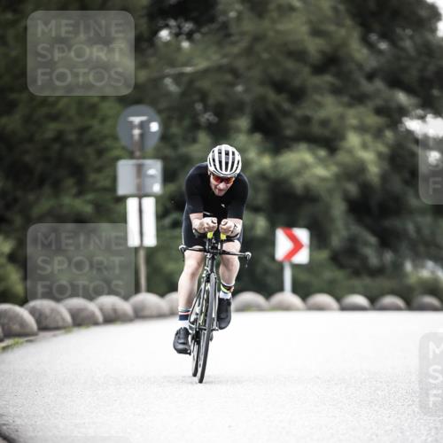 21.06.2026 - 29. Vierlanden-Triathlon H.Heesch http://msf.ph/oto/9911491 21.06.2026 09:42:02 Radfahren 191, 244, 1354 meine-sportfotos.de