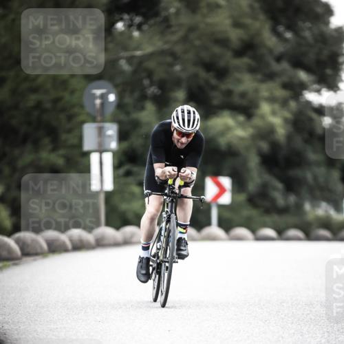21.06.2026 - 29. Vierlanden-Triathlon H.Heesch http://msf.ph/oto/9911493 21.06.2026 09:42:03 Radfahren 191, 244, 1354 meine-sportfotos.de