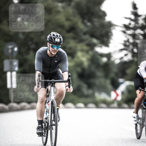 21.06.2026 - 29. Vierlanden-Triathlon H.Heesch http://msf.ph/oto/9911554 21.06.2026 09:42:45 Radfahren 71, 81, 231 meine-sportfotos.de