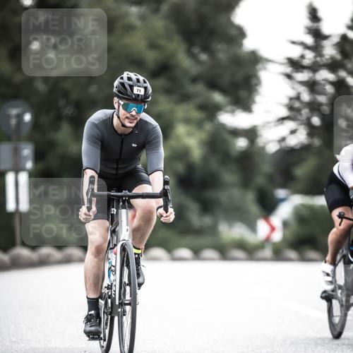 21.06.2026 - 29. Vierlanden-Triathlon H.Heesch http://msf.ph/oto/9911555 21.06.2026 09:42:45 Radfahren 71, 81, 231 meine-sportfotos.de