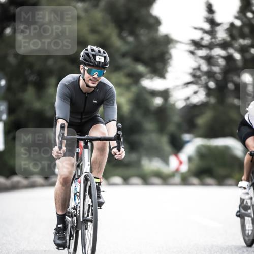 21.06.2026 - 29. Vierlanden-Triathlon H.Heesch http://msf.ph/oto/9911557 21.06.2026 09:42:46 Radfahren 71, 81, 231 meine-sportfotos.de