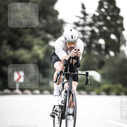 21.06.2026 - 29. Vierlanden-Triathlon H.Heesch http://msf.ph/oto/9911567 21.06.2026 09:42:48 Radfahren 71, 81, 231 meine-sportfotos.de