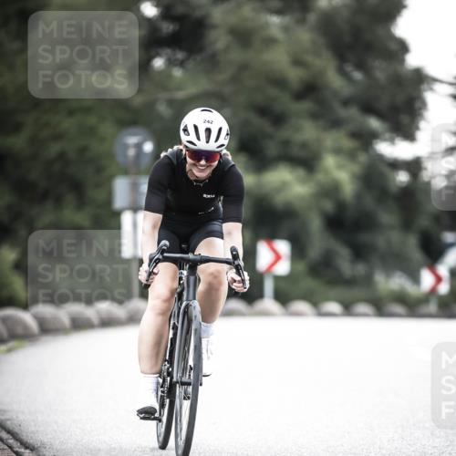 21.06.2026 - 29. Vierlanden-Triathlon H.Heesch http://msf.ph/oto/9911605 21.06.2026 09:43:09 Radfahren 242 meine-sportfotos.de