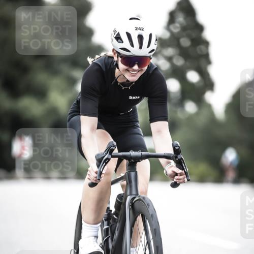 21.06.2026 - 29. Vierlanden-Triathlon H.Heesch http://msf.ph/oto/9911615 21.06.2026 09:43:10 Radfahren 242 meine-sportfotos.de