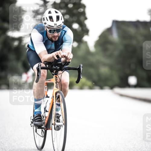 21.06.2026 - 29. Vierlanden-Triathlon H.Heesch http://msf.ph/oto/9911635 21.06.2026 09:43:18 Radfahren 70 meine-sportfotos.de