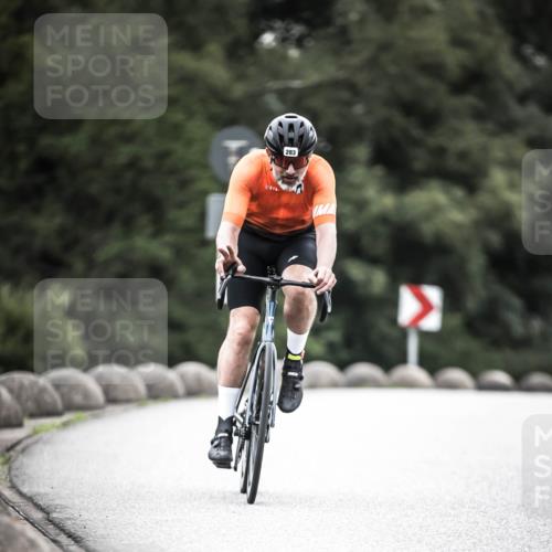21.06.2026 - 29. Vierlanden-Triathlon H.Heesch http://msf.ph/oto/9911697 21.06.2026 09:44:11 Radfahren 76, 283, 299 meine-sportfotos.de