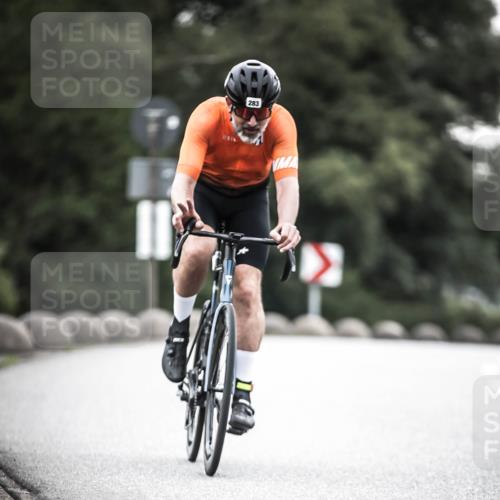 21.06.2026 - 29. Vierlanden-Triathlon H.Heesch http://msf.ph/oto/9911703 21.06.2026 09:44:11 Radfahren 76, 283, 299 meine-sportfotos.de