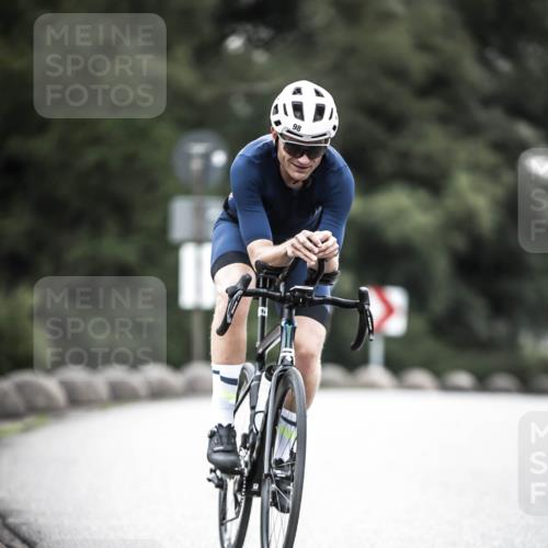 21.06.2026 - 29. Vierlanden-Triathlon H.Heesch http://msf.ph/oto/9911729 21.06.2026 09:44:33 Radfahren 16, 63, 94, 98, 107, 120, 183, 302 meine-sportfotos.de
