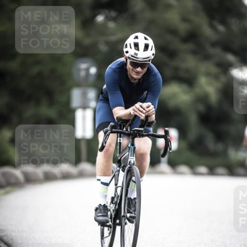 21.06.2026 - 29. Vierlanden-Triathlon H.Heesch http://msf.ph/oto/9911730 21.06.2026 09:44:33 Radfahren 16, 63, 94, 98, 107, 120, 183, 302 meine-sportfotos.de